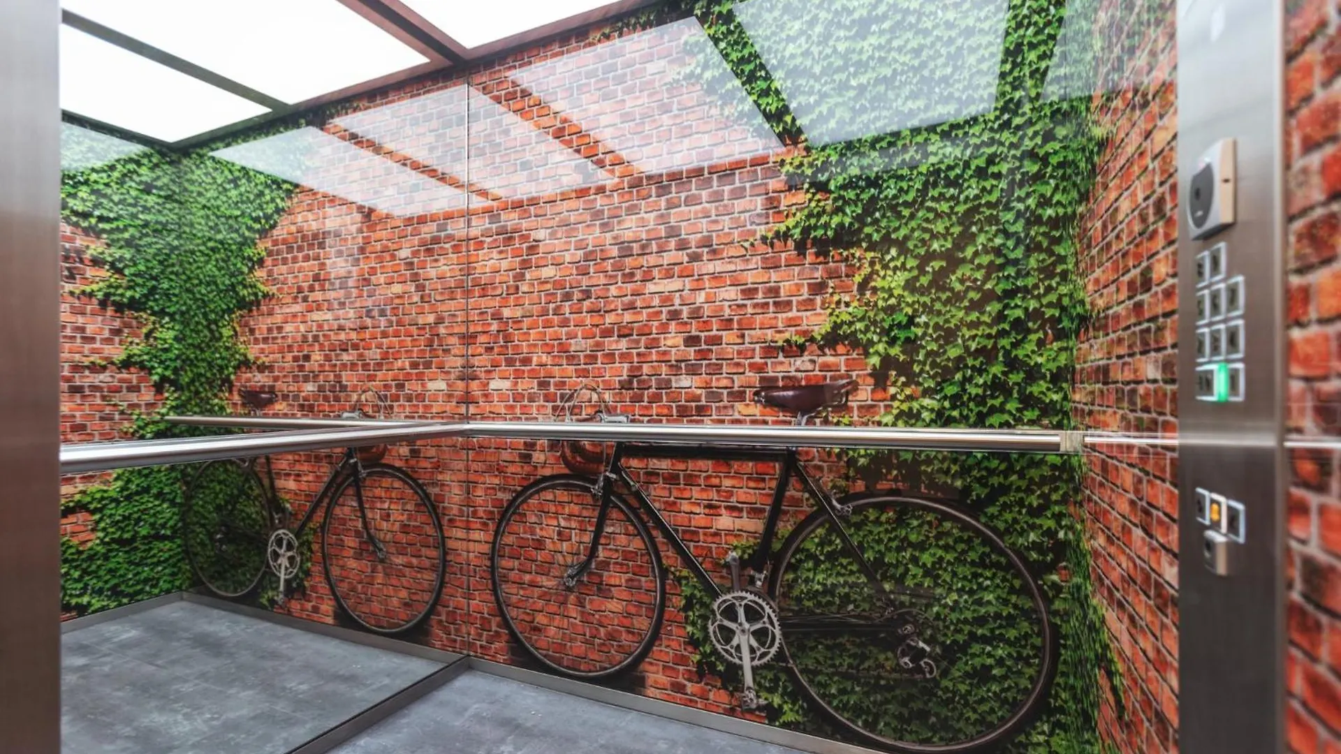 Holiday Inn - The Niu, Bricks Hamburg Eppendorf By Ihg 3*,