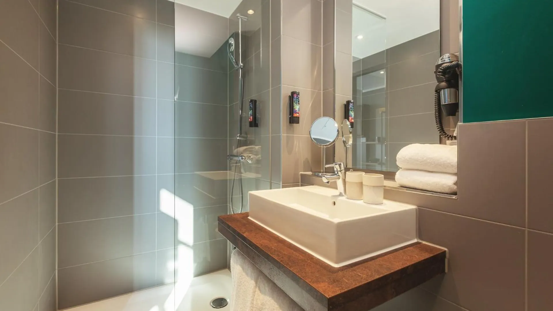 Holiday Inn - The Niu, Bricks Hamburg Eppendorf By Ihg